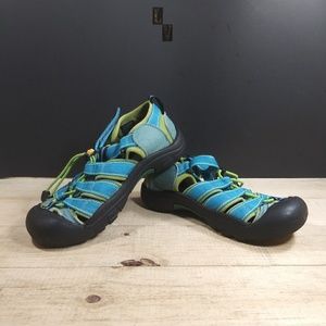 Keen sandals sz3